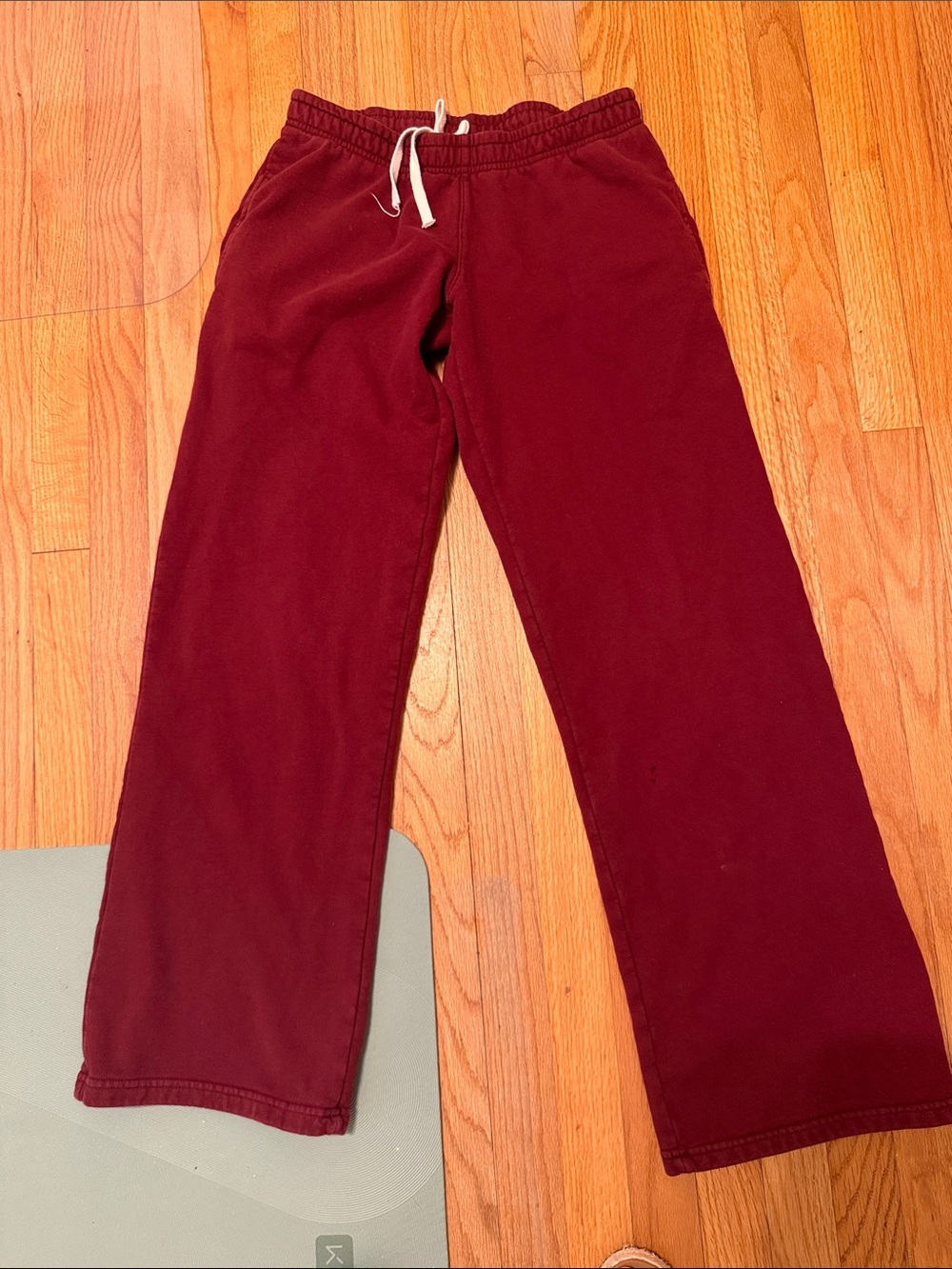 Brandy Melville Maroon Drawstring sweatpants